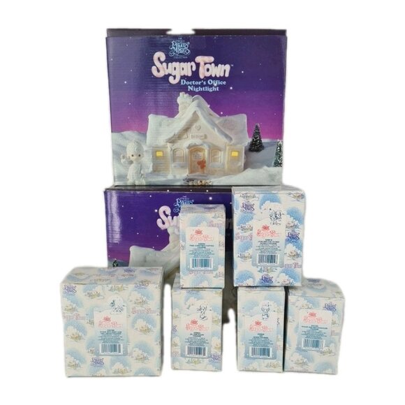 Precious Moments SUGAR TOWN DOCTORS OFFICE 7 PIECE 529281 Christmas Village - Picture 1 of 8